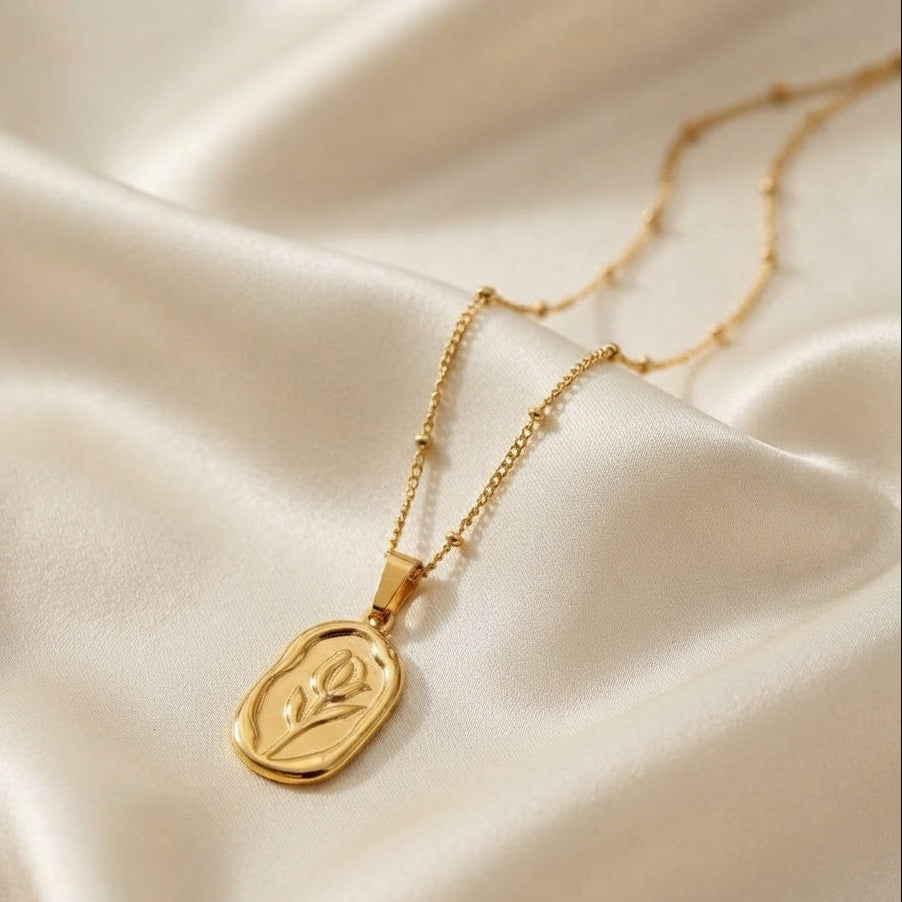 Rose Pendant Necklace