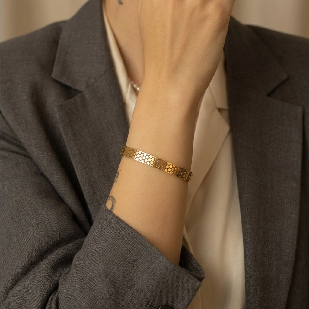 Honeycomb Bangle Bracelet in Gold