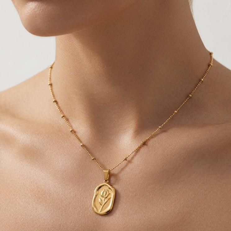 Rose Pendant Necklace