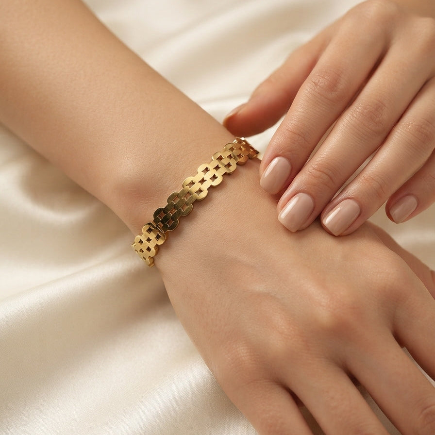 Cara Link Bracelet