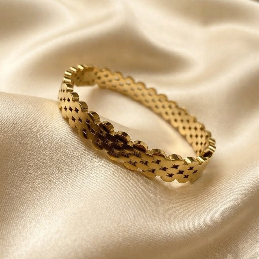Cara Link Bracelet