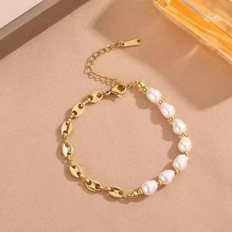 Clara Pearl Bracelet