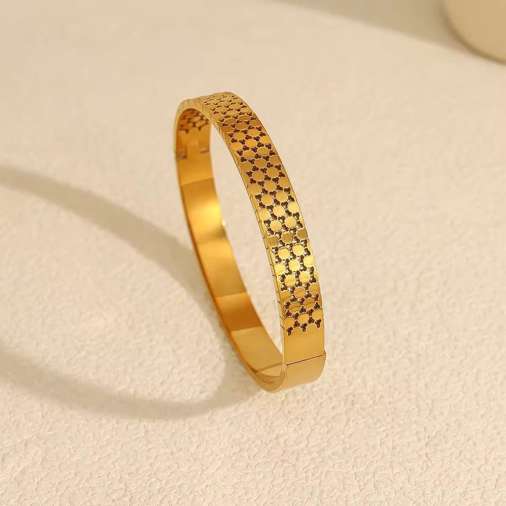 Honeycomb Bangle Bracelet in Gold