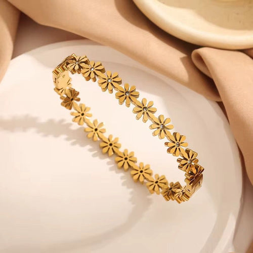 Golden Daisy Bloom Bracelet